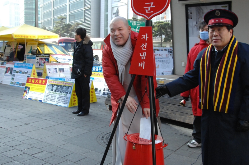 2010.12.24_은평천사원, 명동 구세군 (90)